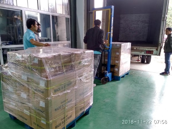 High-Precision rubber parts with large volume loading into the truck in Vina Rubber