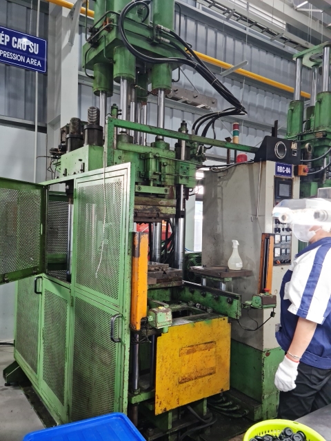 Rubber Injection Machine 200 Tons